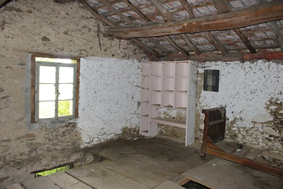 Rustico zum Ausbauen und Bauland mit gr. Umschwung und Aussicht / R...