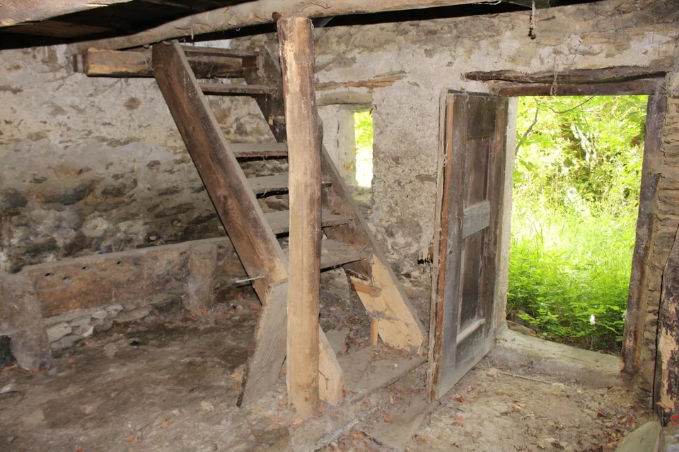Rustico zum Ausbauen und Bauland mit gr. Umschwung und Aussicht / R... – Foto 10 von 15