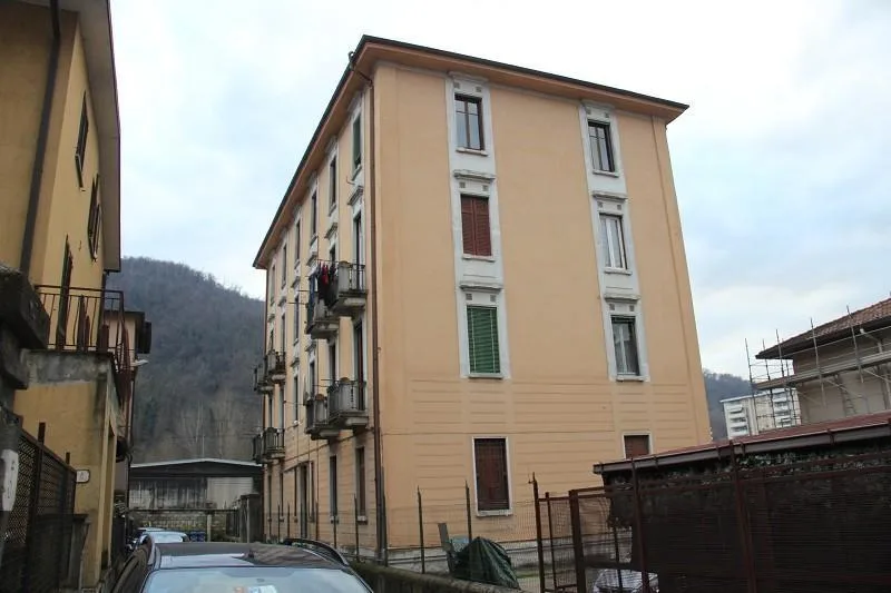 2 1/2-Zi-Whg. obersten Geschoss 200 von CH-Grenze