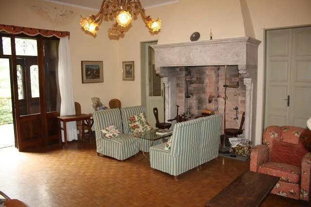 20-Zimmer-Villa und 3-Familienhaus mit Park – Foto 6 von 29