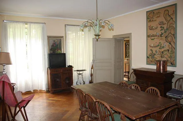 20-Zimmer-Villa und 3-Familienhaus mit Park – Foto 11 von 29