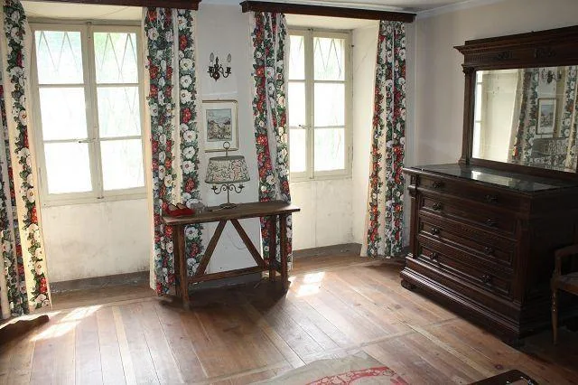 20-Zimmer-Villa und 3-Familienhaus mit Park – Foto 14 von 29
