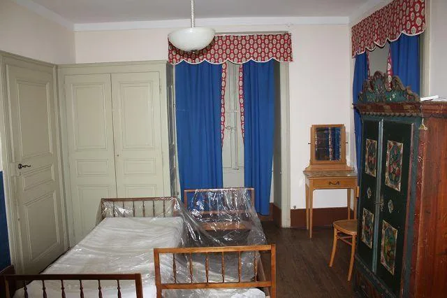 20-Zimmer-Villa und 3-Familienhaus mit Park – Foto 12 von 29