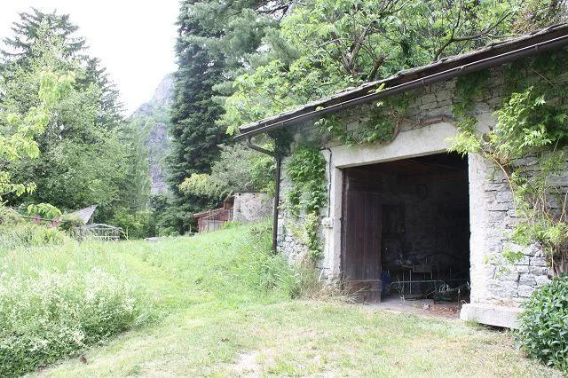 20-Zimmer-Villa und 3-Familienhaus mit Park – Foto 29 von 29