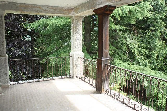 20-Zimmer-Villa und 3-Familienhaus mit Park – Foto 21 von 29