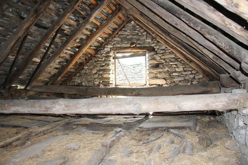 3-Zimmer-Rustico zum Ausbauen mit herrlichem Ausblick