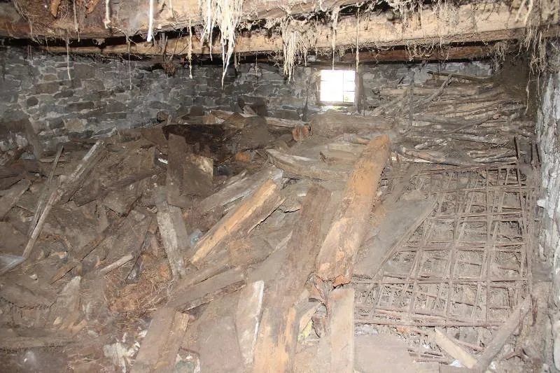 2-Zimmer-Rustico zum Ausbauen im Dorfzentrum