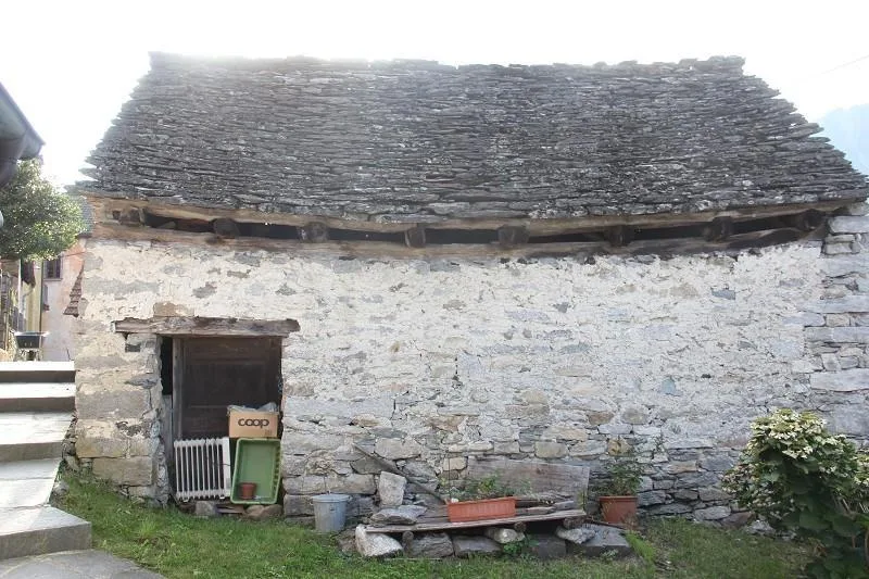 2-Zimmer-Rustico zum Ausbauen im Dorfzentrum – Foto 8 von 8