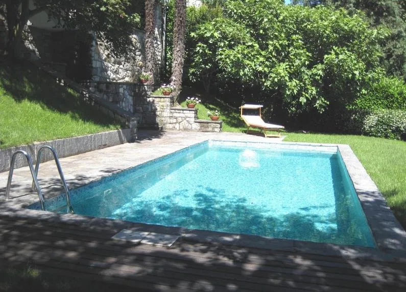Villa con piscina immersa nel verde  - Savosa