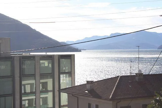 in Italien 2 1/2-Zimmer-Wohnung mit Terrassen und Hallenbad – Foto 10 von 13