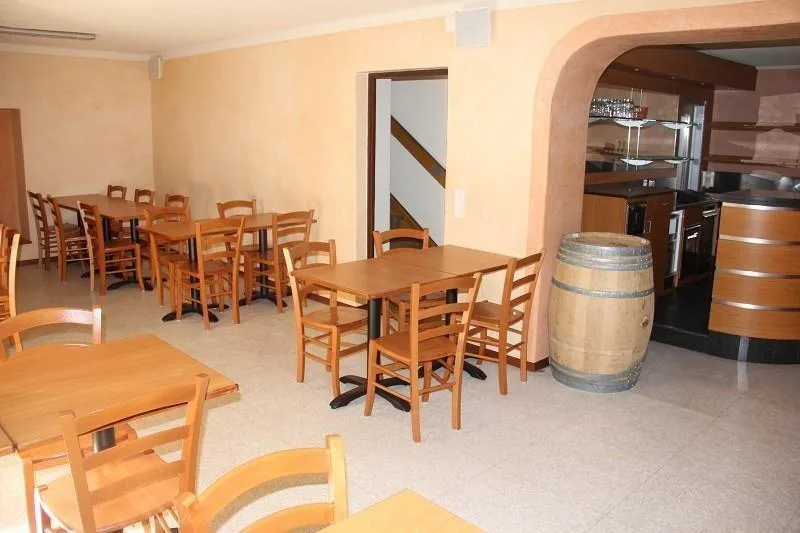 Restaurant mit 3-Zimmer-Wohnung ristorante con appartamento di 3 lo...