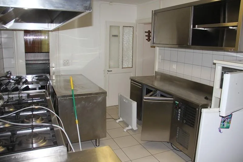 Restaurant mit 3-Zimmer-Wohnung ristorante con appartamento di 3 lo... – Foto 7 von 15