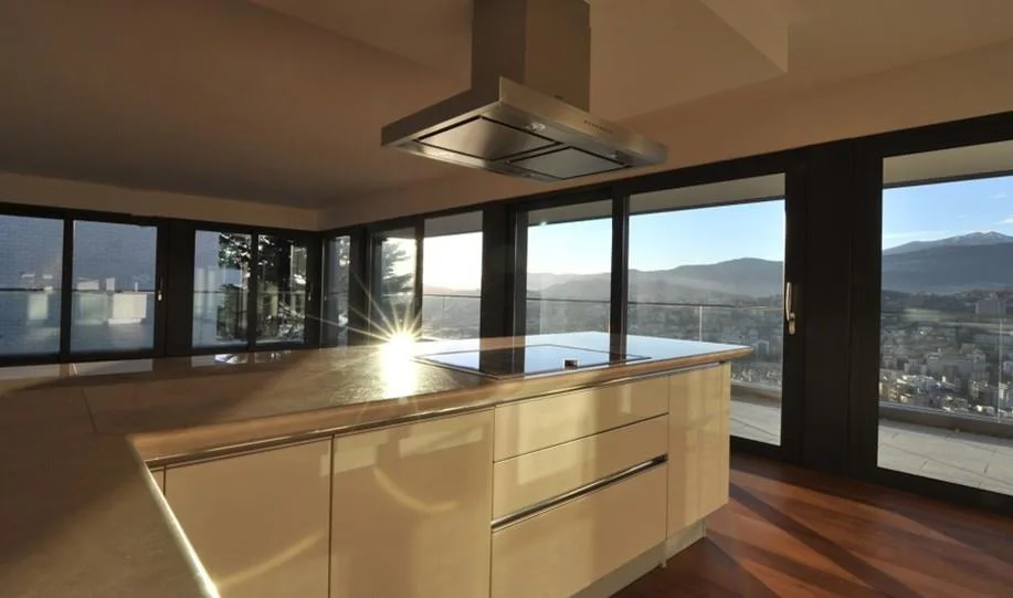 Strepitoso attico con rooftop Albonago