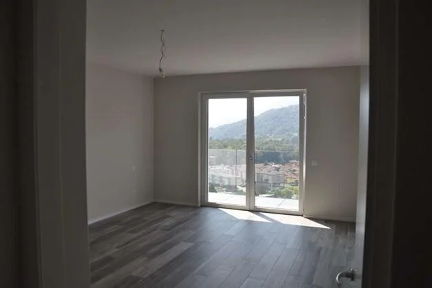 5.5 Attico spettacolare vista aperta vendesi – Foto 14 von 15