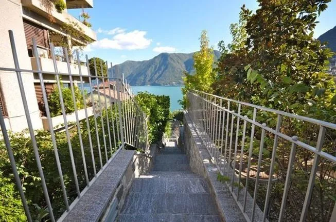 attico vista lago