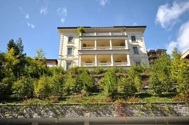 attico vista lago