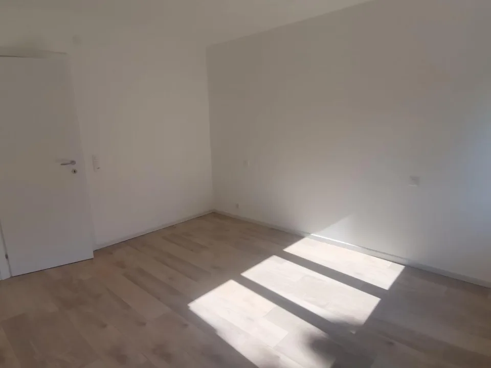 Appartamento 3.5 locali completamente ristrutturato / 3 1/2-Zimmer-... – Foto 6 von 12