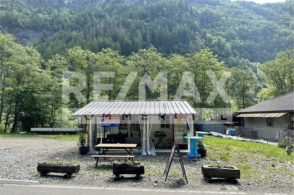Spazio commerciale in vendita nella bella Val Calanca