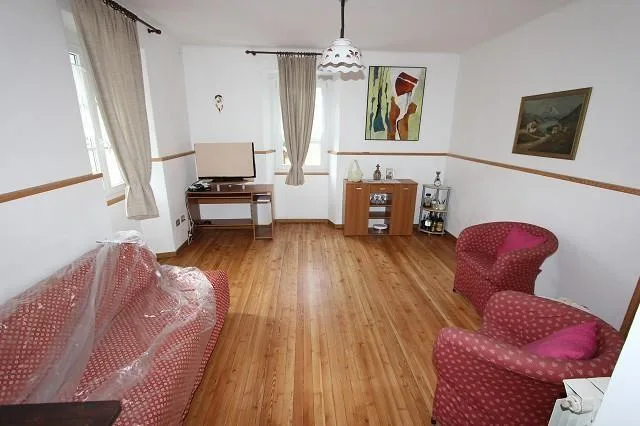3 1/2-Zimmer-EG-Wohnung mit Aussicht in Italien / appartamento di 3...