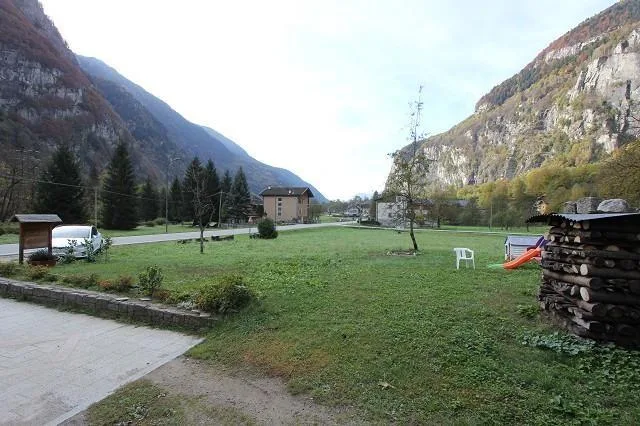 3 1/2-Zimmer-EG-Wohnung mit Aussicht in Italien / appartamento di 3...
