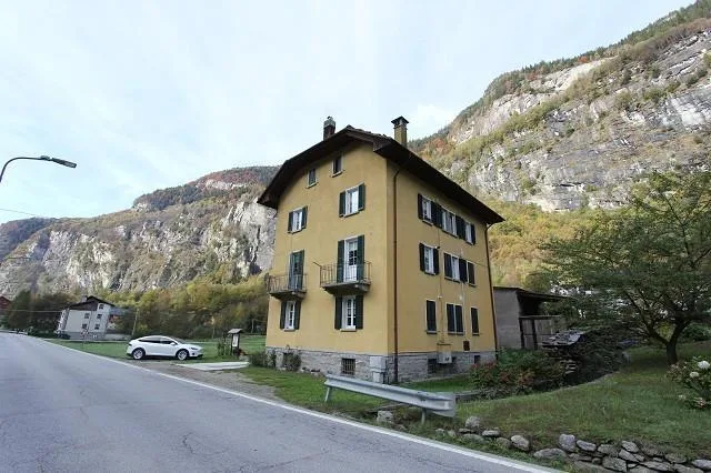 3 1/2-Zimmer-EG-Wohnung mit Aussicht in Italien / appartamento di 3... – Foto 11 von 12