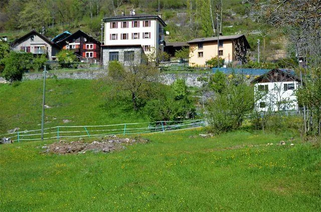 Baulandgrundstück von 1069 m2 an sehr ruhiger, sonniger Lage / terr...