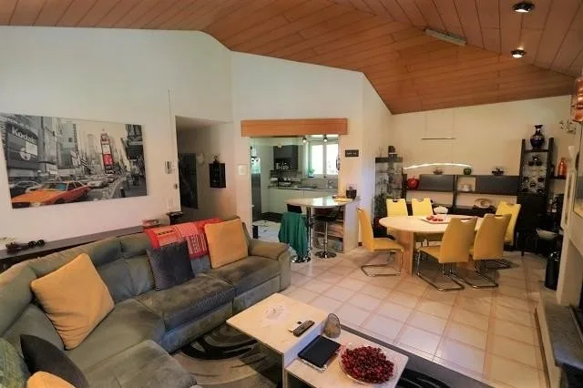 2-Familienhaus mit zwei 4 Zimmer-Wohnungen mit grossem, schönem Gar... – Foto 7 von 30
