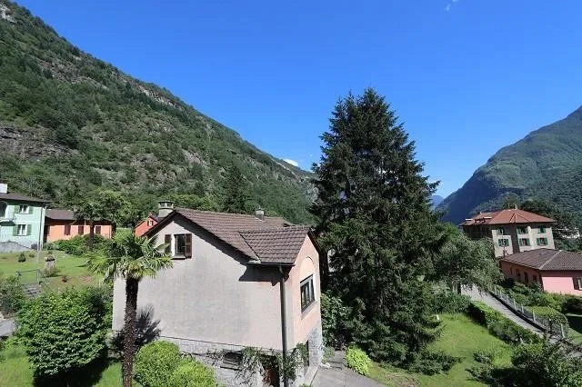 2-Familienhaus mit zwei 4 Zimmer-Wohnungen mit grossem, schönem Gar... – Foto 10 von 30