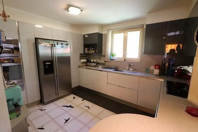 2-Familienhaus mit zwei 4 Zimmer-Wohnungen mit grossem, schönem Gar... – Foto 8 von 30