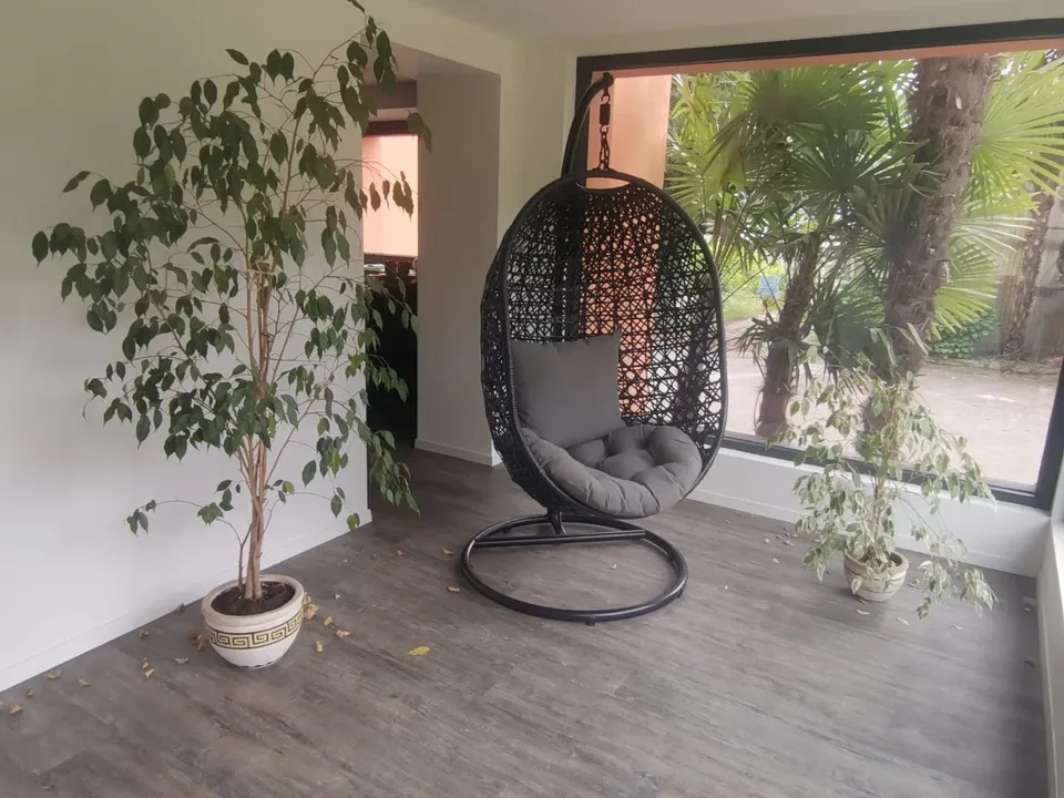 3 1/2-Zimmer-Wohnung mit Wintergarten neu renoviert Nähe Golfplatz ...