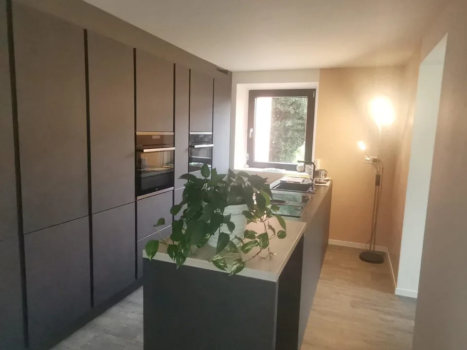 3 1/2-Zimmer-Wohnung mit Wintergarten neu renoviert Nähe Golfplatz ...