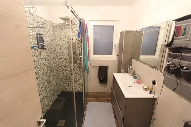 moderne 2 1/2-Zimmer-Gartenwohnung / appartamento di 2 1/2 locali n...