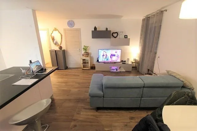moderne 2 1/2-Zimmer-Gartenwohnung / appartamento di 2 1/2 locali n...