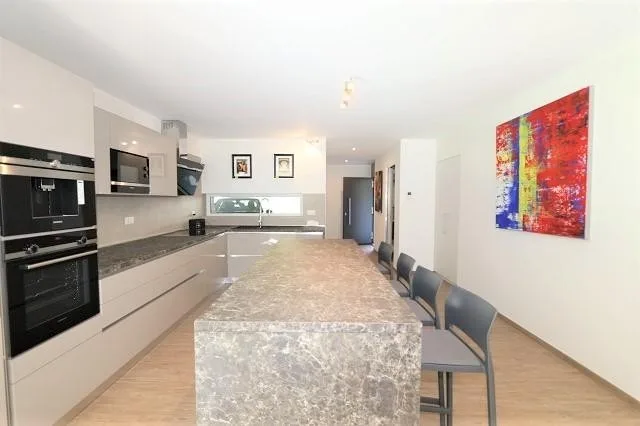 luxuriöse 5 1/2-Zi-Neubau-Villettahälte / lussuosa villetta gemella... – Foto 14 von 19