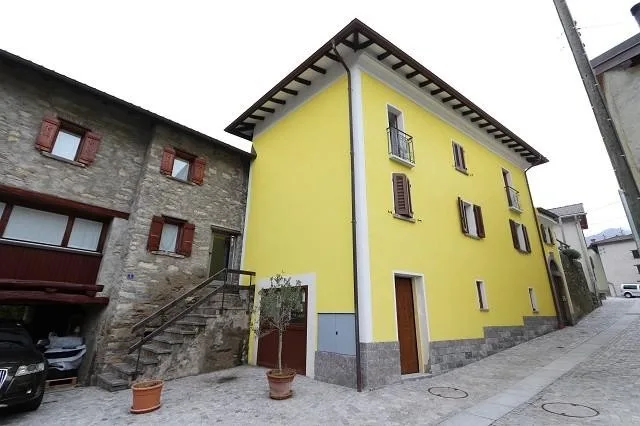 charmante 2-Familienhaus mit Garten und Büro / casa di 2 appartamen...