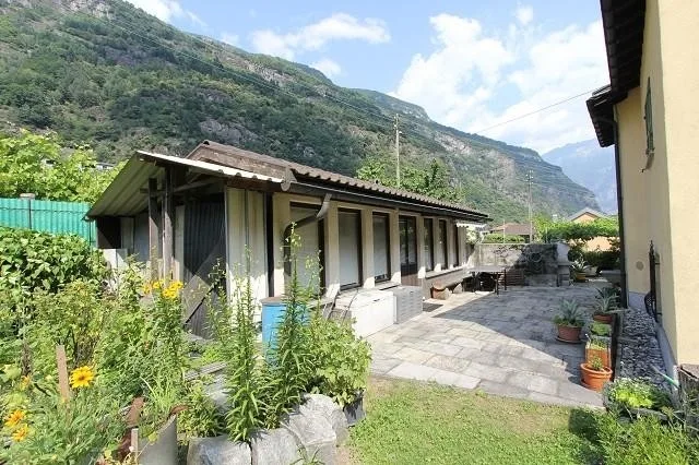 5 1/2-Zimmer-Wohnung im obersten Stock mit Garten und Pergola / app... – Foto 13 von 15