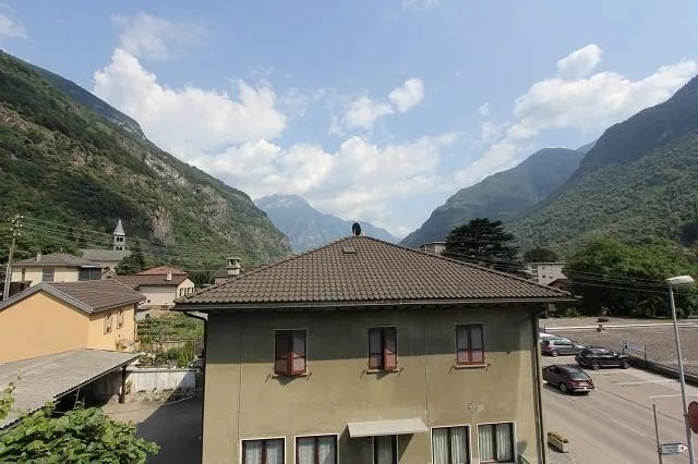 5 1/2-Zimmer-Wohnung im obersten Stock mit Garten und Pergola / app... – Foto 15 von 15