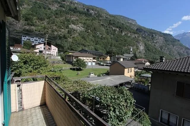 5 1/2-Zimmer-Wohnung im obersten Stock mit Garten und Pergola / app... – Foto 14 von 15