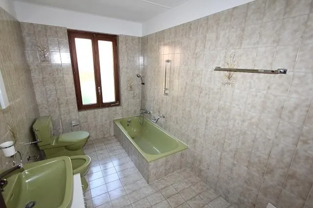 5 1/2-Zimmer-Wohnung im obersten Stock mit Garten und Pergola / app... – Foto 10 von 15