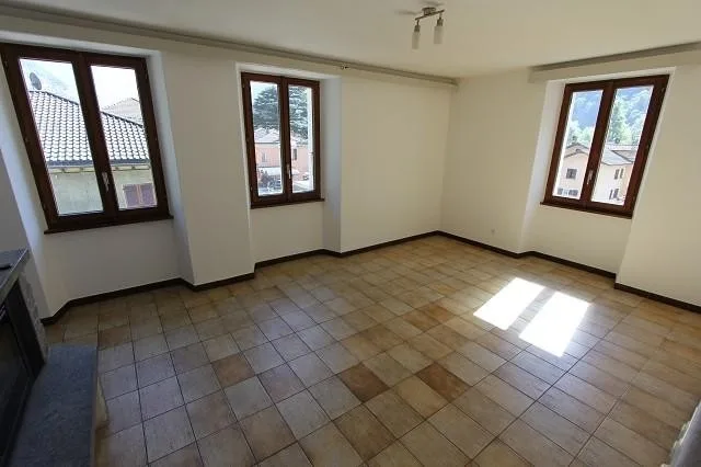 5 1/2-Zimmer-Wohnung im obersten Stock mit Garten und Pergola / app...