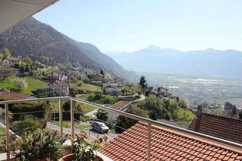 5 1/2-Zimmer-Villetta mit Aussichtsterrassen, Garten und Weitsicht – Foto 14 von 26