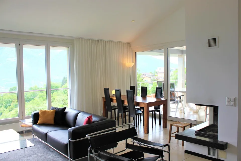 5 1/2-Zimmer-Villetta mit Aussichtsterrassen, Garten und Weitsicht