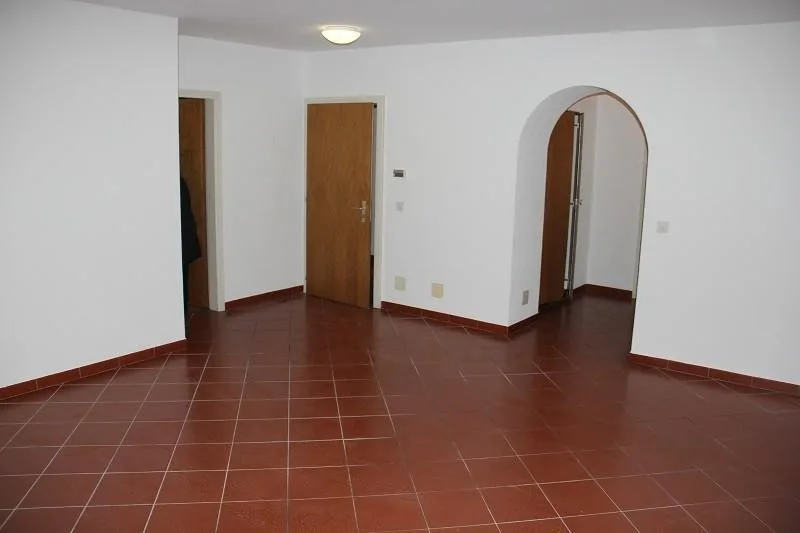 3-Familienhaus mit Gartensitzplatz / casa di 3 appartamenti con gia...