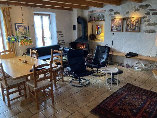 4 1/2-Zimmer-Tessinerhaus mit schönem Garten / casa di 4 1/2 locali...