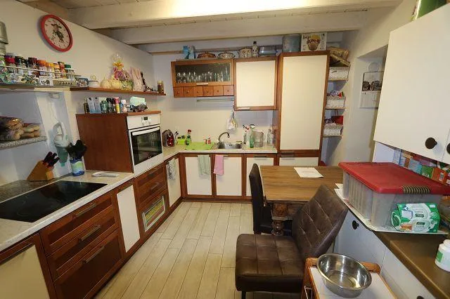 5 1/2-Zimmer-Dorfhaus mit 4 Aussenparkplätze / casa di 5 1/2 locali...