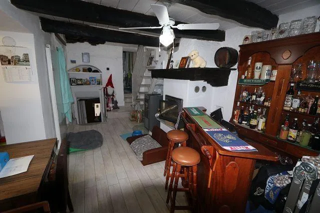 5 1/2-Zimmer-Dorfhaus mit 4 Aussenparkplätze / casa di 5 1/2 locali...