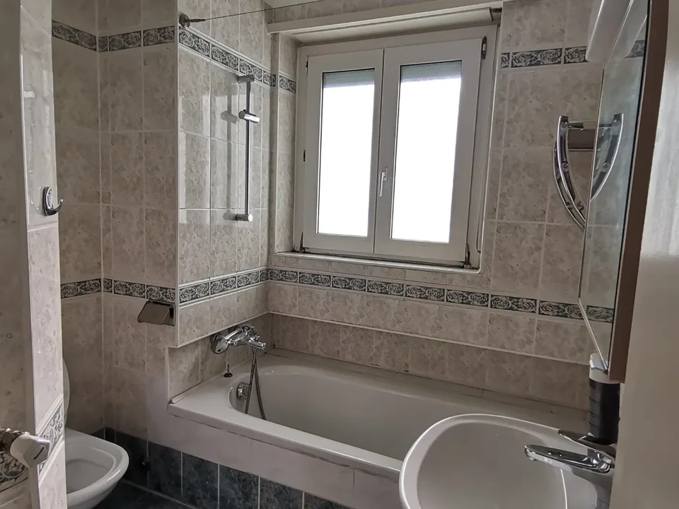 Appartamento 4.5 locali con 2 box / 4 1/2-Zimmer-Wohnung mit 2 Garagen – Foto 12 von 19