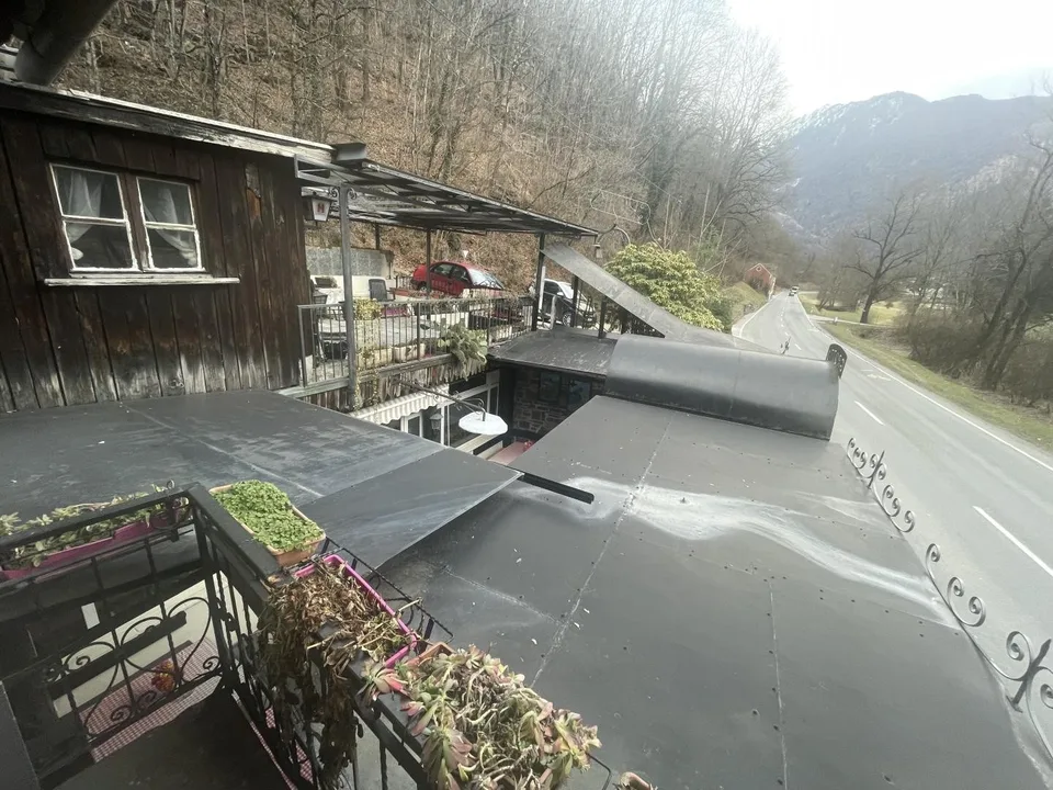 Grottenrestaurant mit Sommerterrassen und renoviertem 5-Zimmer-Rust... – Foto 29 von 30