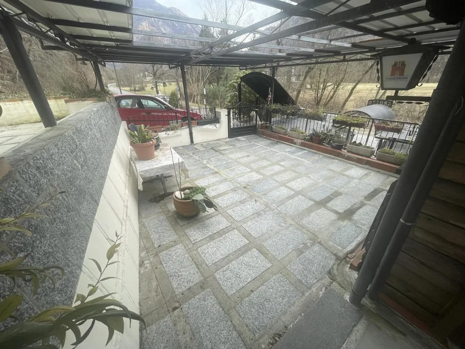 Grottenrestaurant mit Sommerterrassen und renoviertem 5-Zimmer-Rust... – Foto 13 von 30