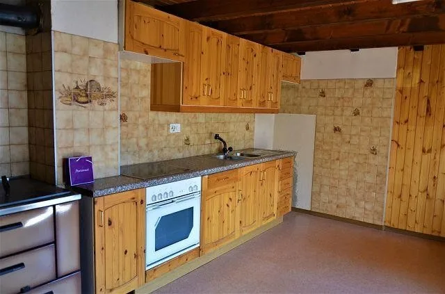 3-Zimmer-Dorfhaus an sehr ruhiger, sonniger Aussichtslage / Casa di...
